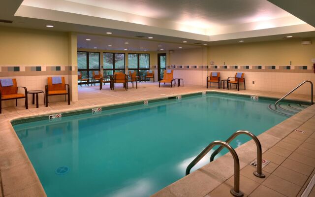Courtyard by Marriott Kansas City Shawnee
