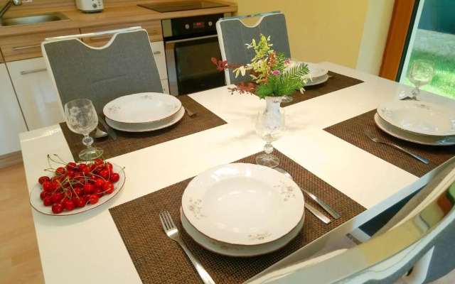 Lovely apartment, Garden, Parking, Wifi, Netflix