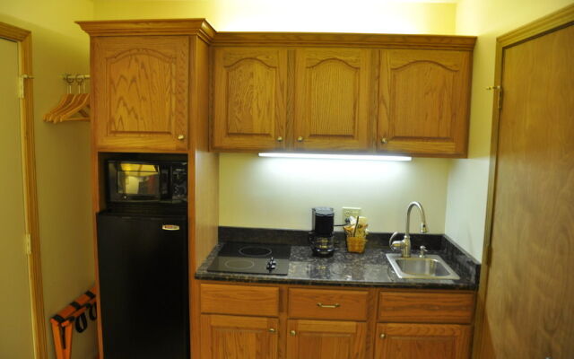 Shepherd Mountain Inn & Suites