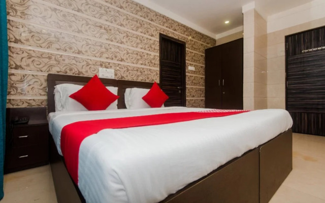 Abrol Hotel by OYO Rooms