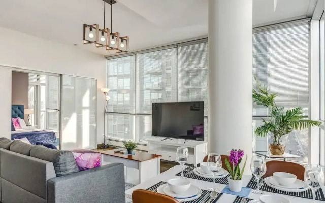 Luxury 2BR Condo - Downtown City Views