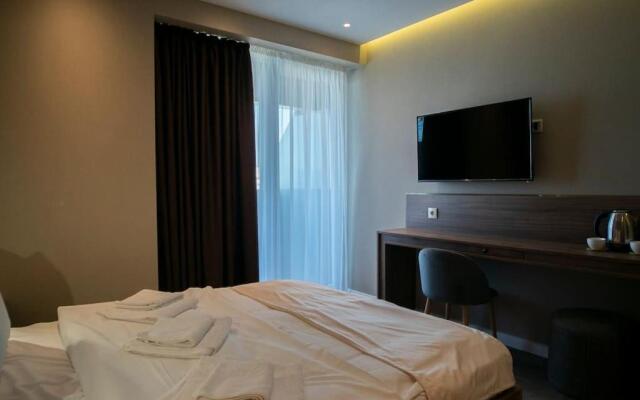 Leo Group Luxury Apartment 24-13 Alliance Palace