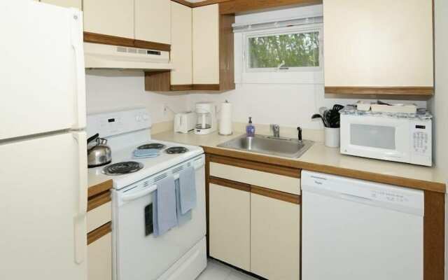 Brant Point Courtyard