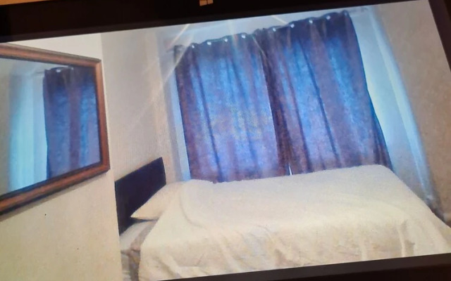 Charming 3-bed House in Dartford