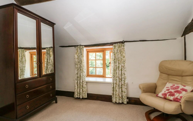 Lower Court Byre