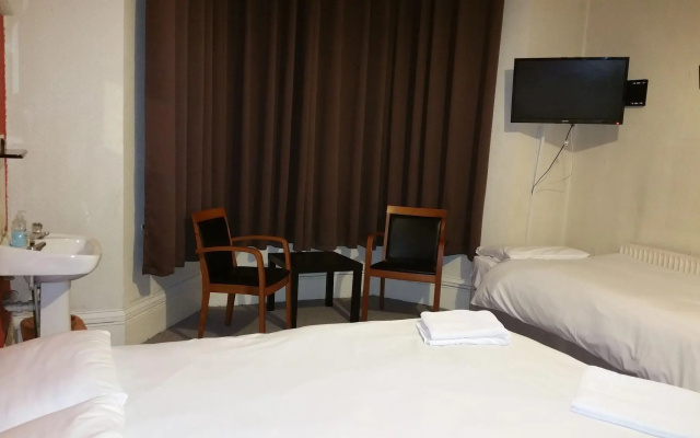 OYO Saji Hotel