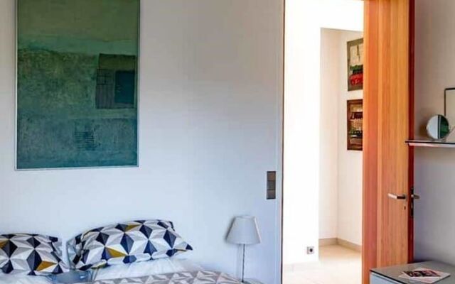 BB 12 LUBERON - Chambres Contemporaines