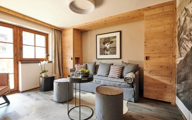 Serviced Luxury Chalet Evi