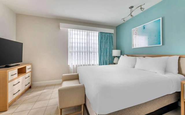 Hilton Vacation Club Crescent on South Beach Miami