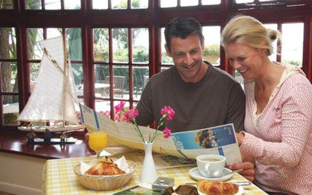 Shakespeare Coastal Hotel