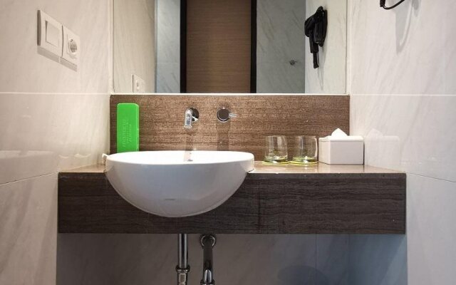 MaxOneHotels.com at Platinum Hayam Wuruk Jakarta