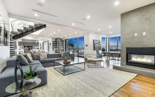 Skyline Luxury Haven