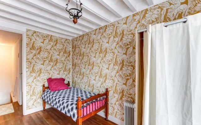 Traditional Holiday Home in Brinon sur Beuvron
