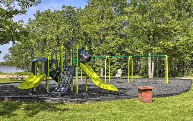 Poconos Retreat w/ Lake & Mountain Views!