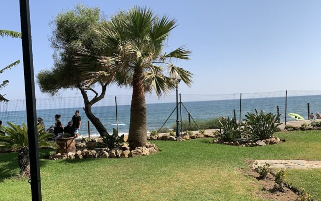 Apartment Aguamarina On The Beach Front