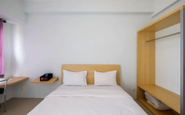 Homey and Comfy Studio Tamansari Mahogany Apartment