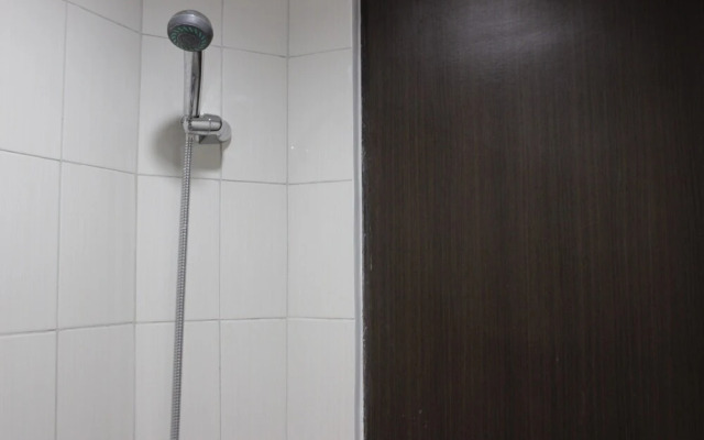 Comfy Studio Room at Mekarwangi Square Apartment Cibaduyut