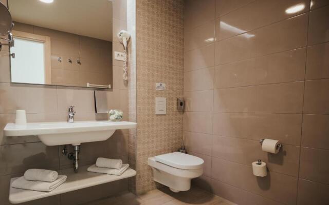 Romana Beach Apartments