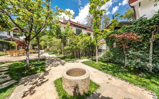 Leliving Butterfly Resort Lijiang
