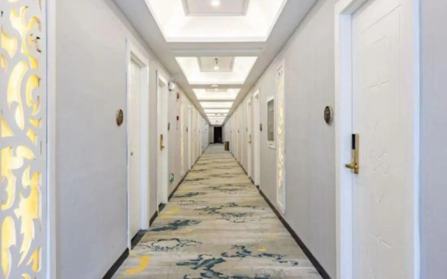 Kunming Hongrun Hotel (Kunming Railway Station MixC Branch)