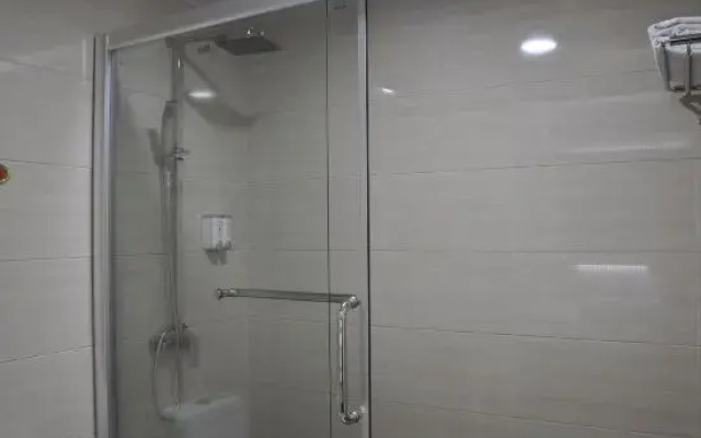 GreenTree Alliance Hotel (Cenxi Guangnan Road Ronghu)