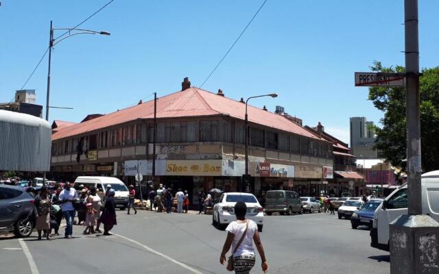 1403: Franklin Luxury Apartments