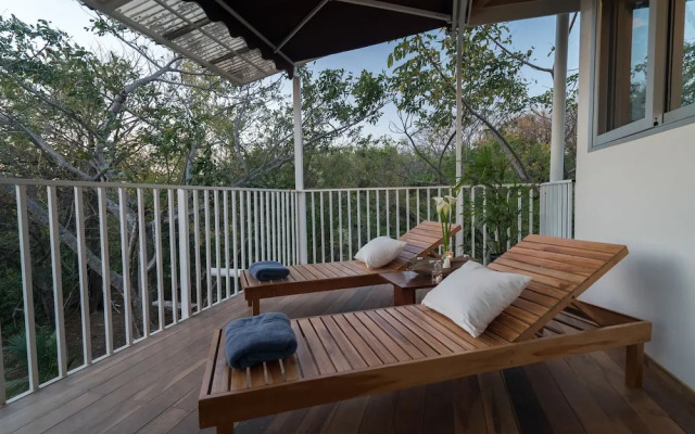 Moana Surf Resort