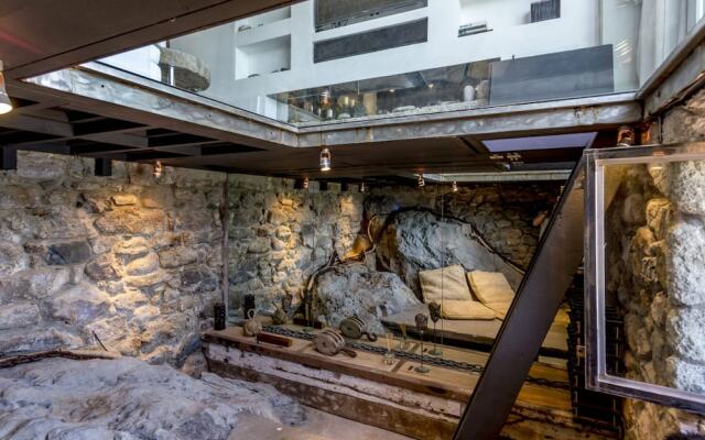 Black Moon - Adults Only