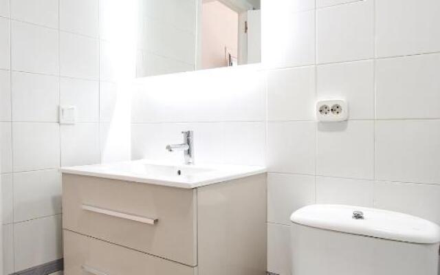 Monsalves Courtyard by Valcambre