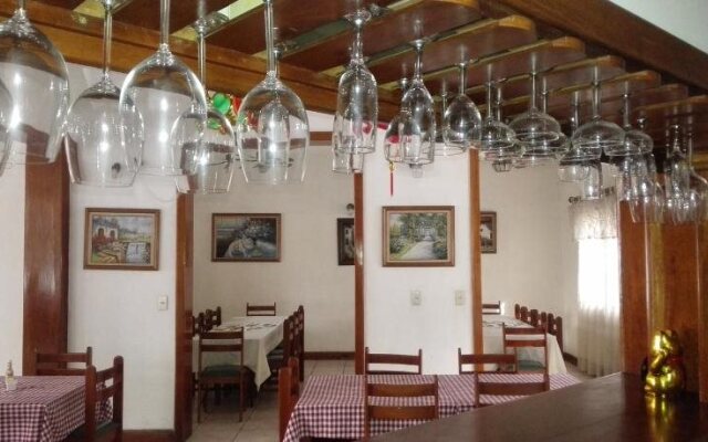 Hotel Casa Flores De Tikal
