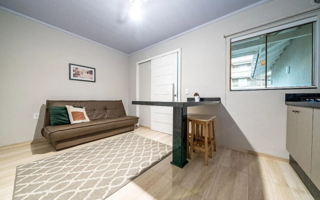 022 - Lindo Residencial com Piscina e Jacuzzi em Bombas