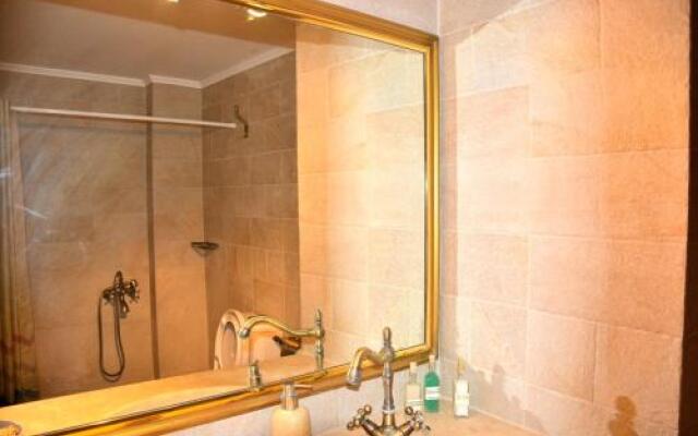 Luxury Suites in Panormo