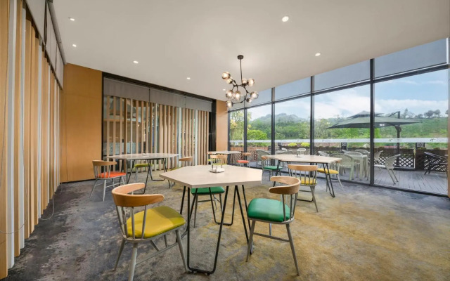 Holiday Inn Express Emei Mountain by IHG