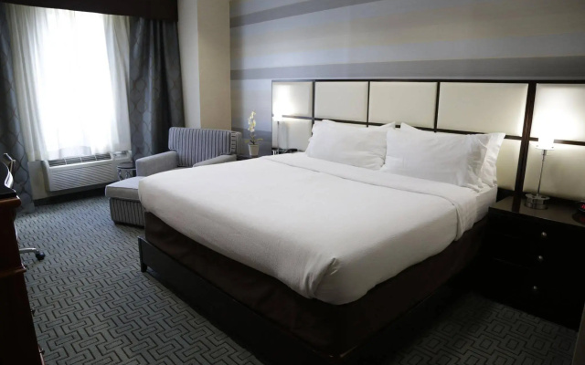 Holiday Inn Plainview-Long Island by IHG