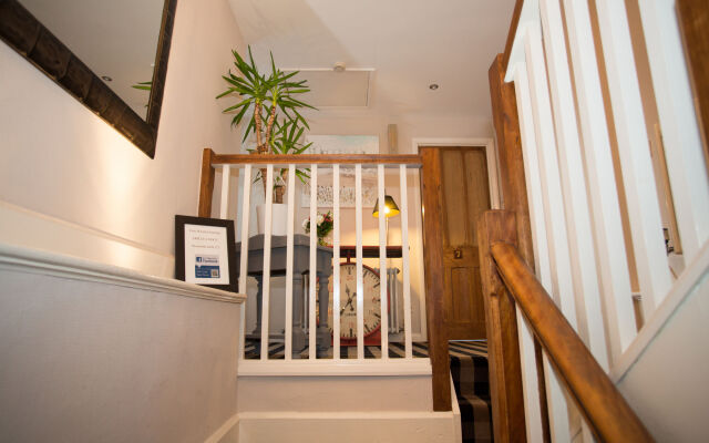 Holly Lodge Guest House