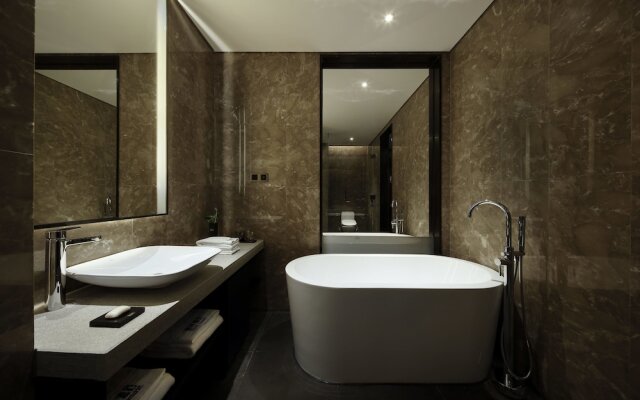 Ease House Hotel
