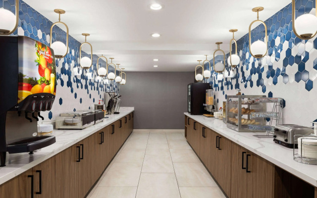 La Quinta Inn & Suites by Wyndham Yakima Downtown