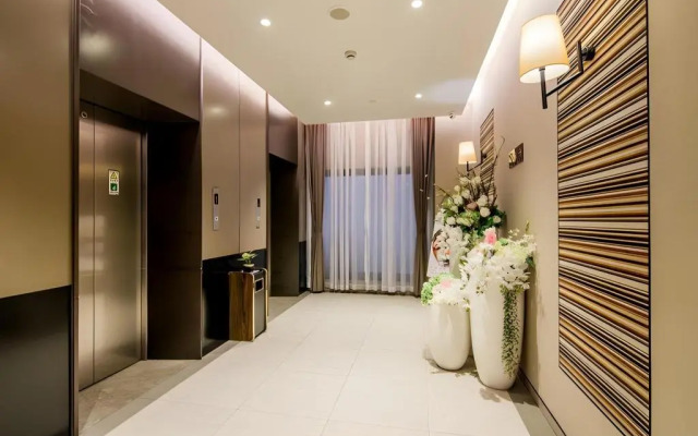 Homeinn Plus Hotel (Shanghai Bund Jinling East Road)