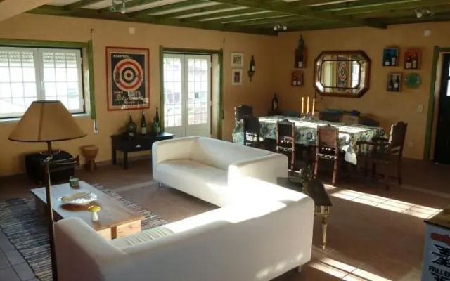 Obidos Wine & Surf Hostel