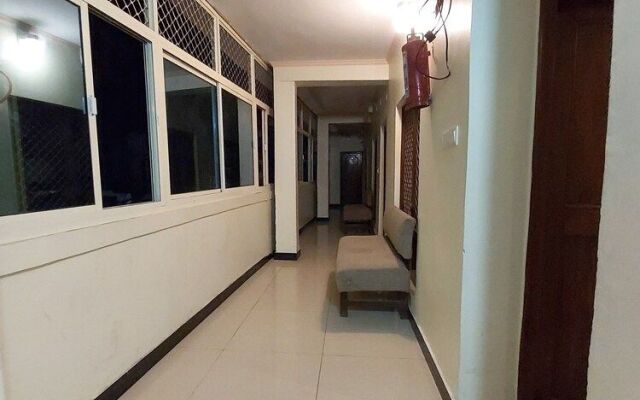 Goroomgo Moon Nainital