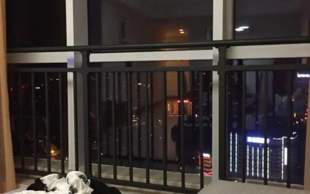 Hip-hop Hotel Apartment