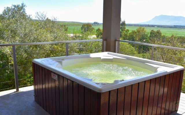 Stonehill River Lodge