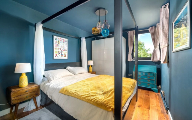 Altido 2-Bed Flat W/ Thames View