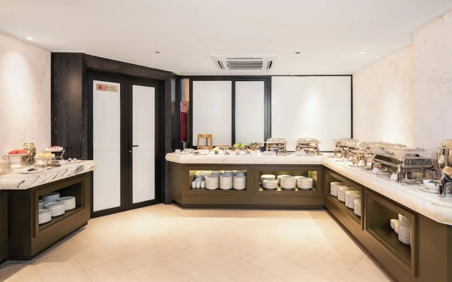 Luxe Paradise Premium Hotel