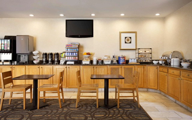 Country Inn & Suites by Radisson, Lexington, VA