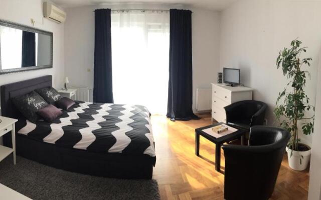 Studio apartman Lara ***