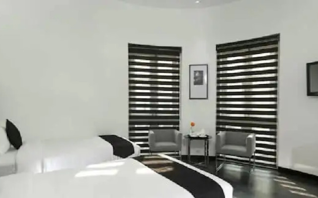 Sapphire Suites