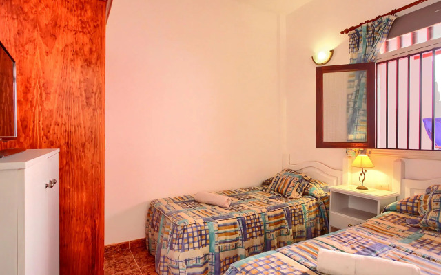 Traditional holiday home in Arico with garden