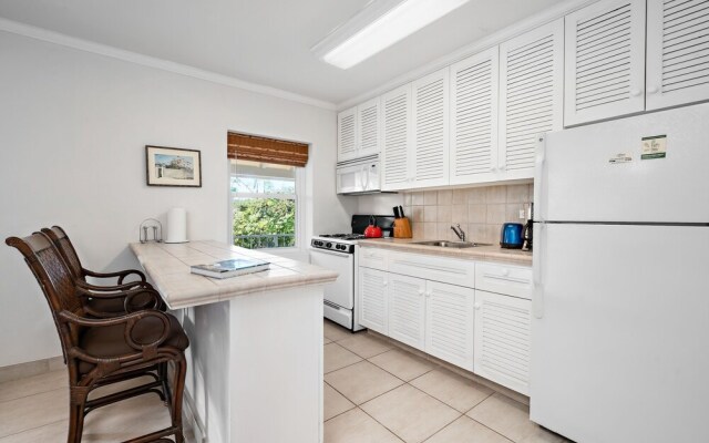 Hut Pointe #5 2 Bedroom Apts