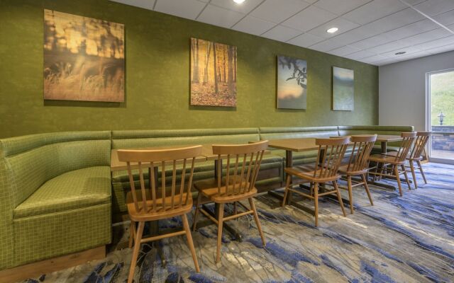Fairfield Inn & Suites Slippery Rock
